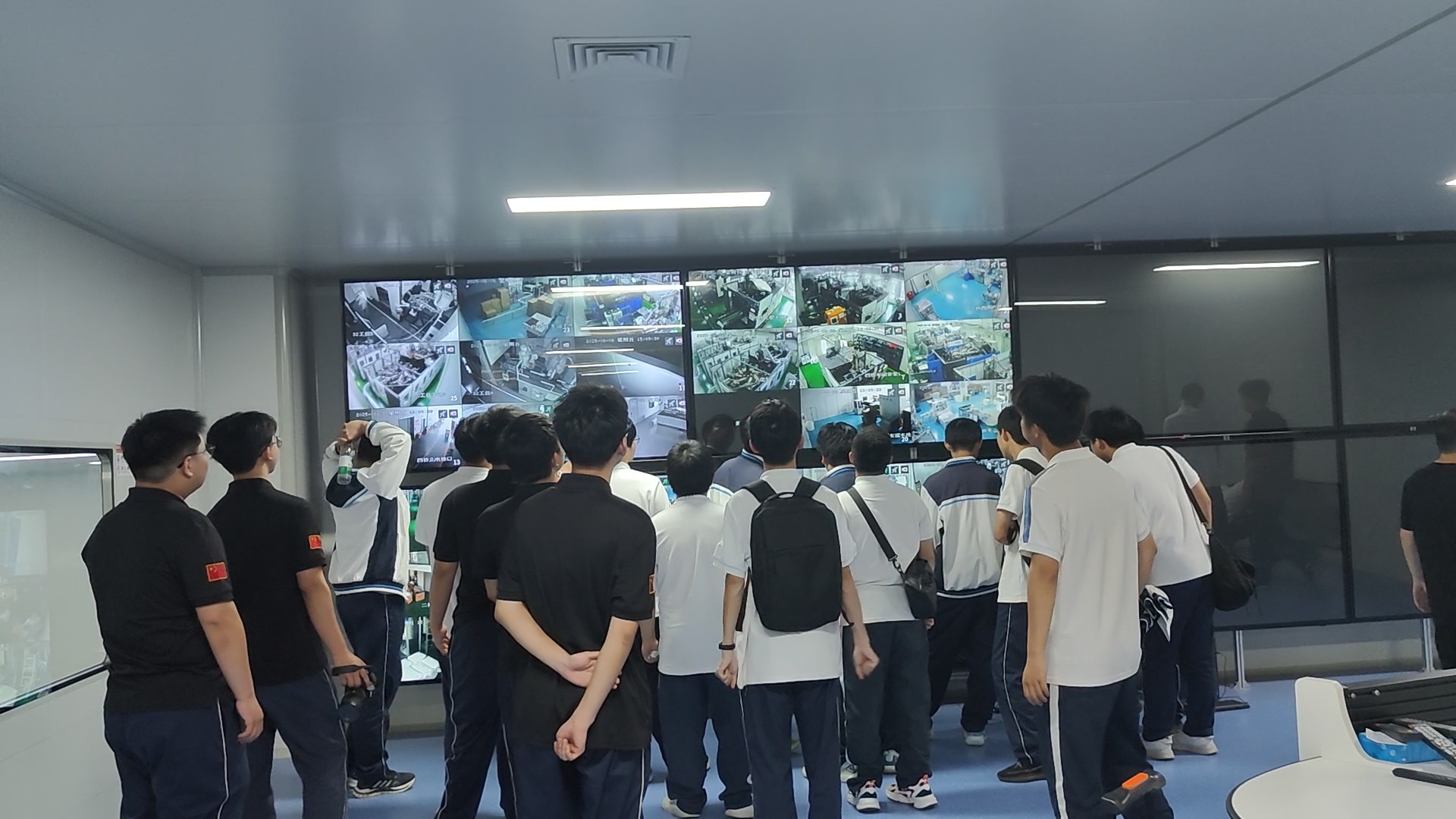 产教融合·智造未来 | 黄岩职教学子亿万28研学，，，，，，共赴工业新征程_塑料罐头瓶_调味品容器_塑料饮料瓶_食物塑料容器_亿万28