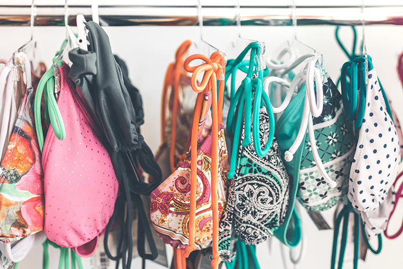 Brief introduction of swimwear hanger