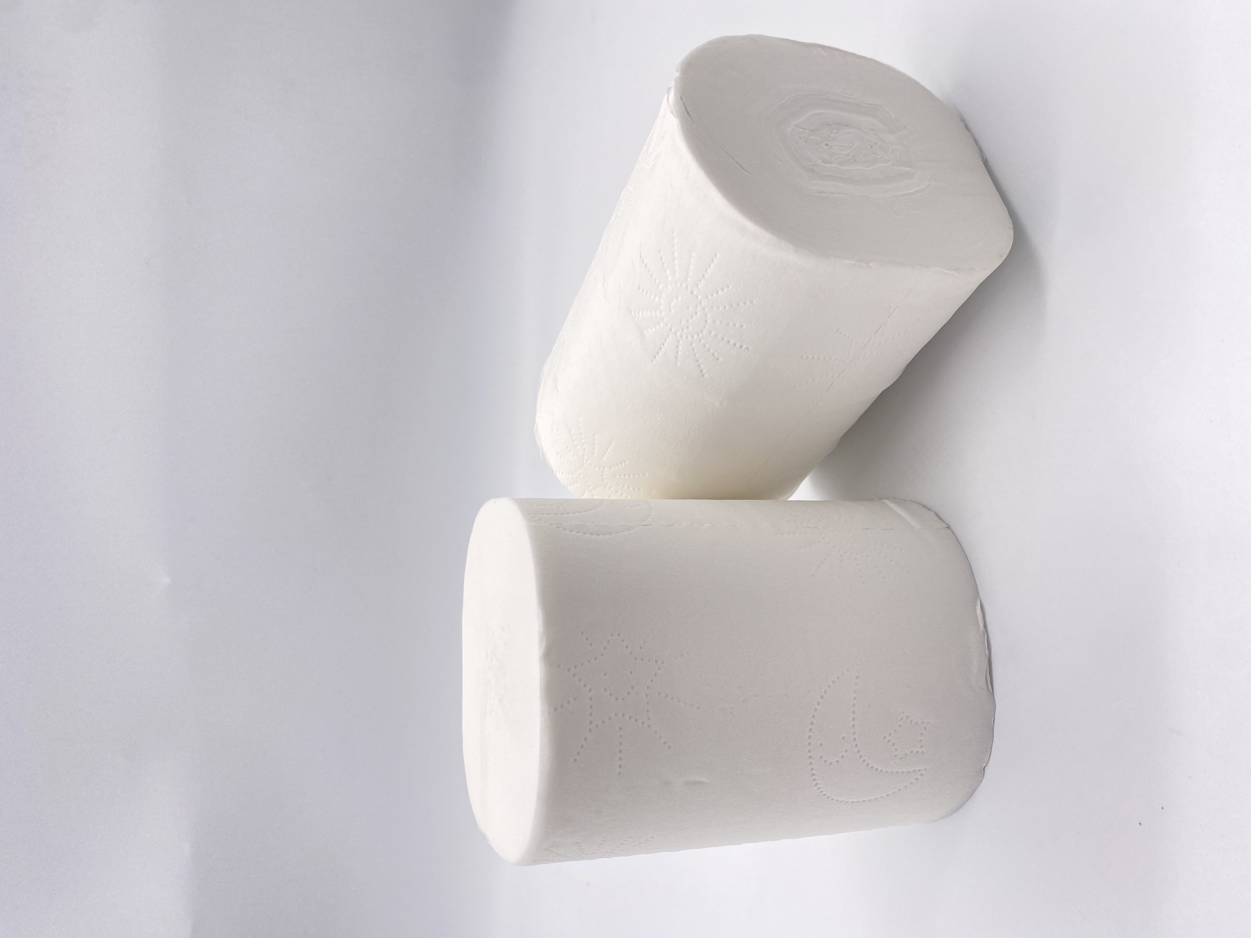 Virgin Wood Pulp Toilet Paper Tissue 3 Layers Embossing Customize Roll Tissue Paper