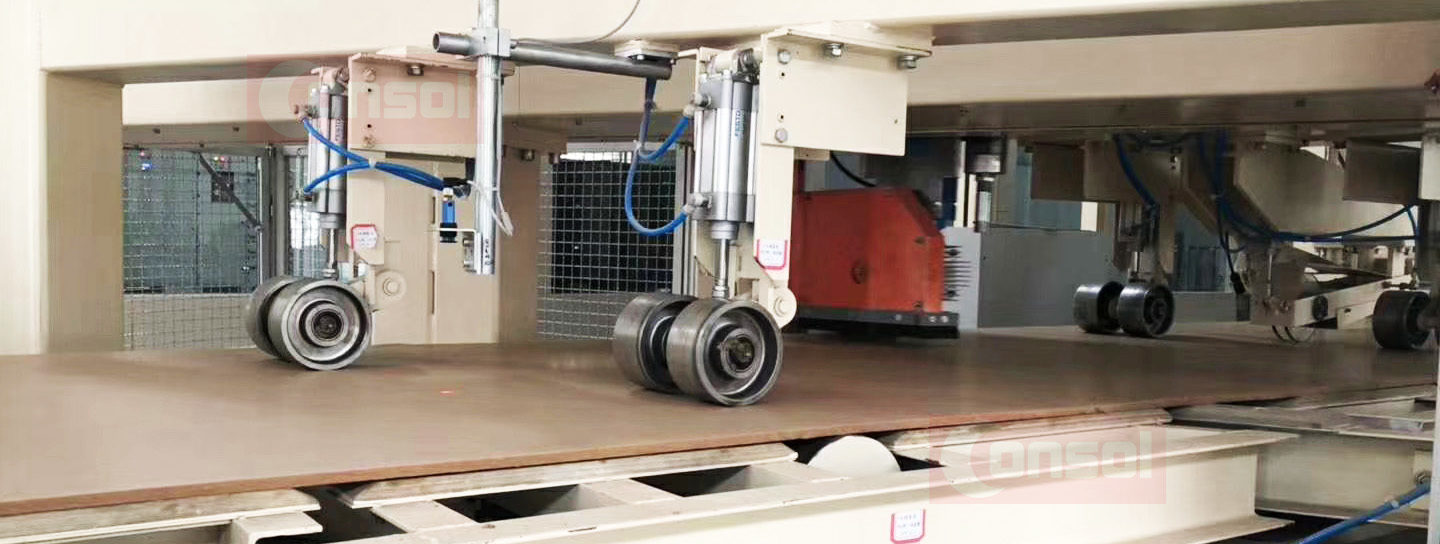 Consol 钢带输送系统用于冷却器木工行业的不锈钢带
