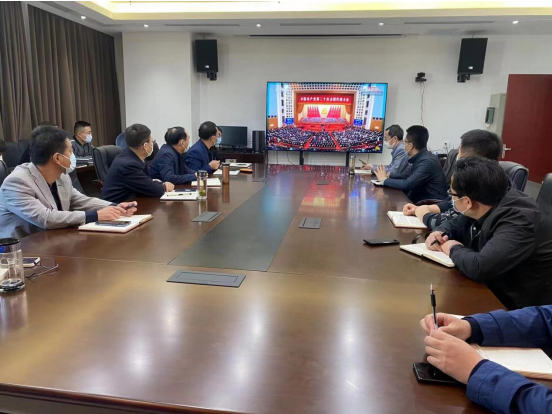 華冶公司黨委組織干部職工收聽收看中國共產黨第二十次全國代表大會開幕盛況