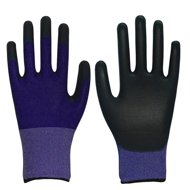 Why Oil Acid and Alkali Resistant Gloves are Essential for Workplace Safety