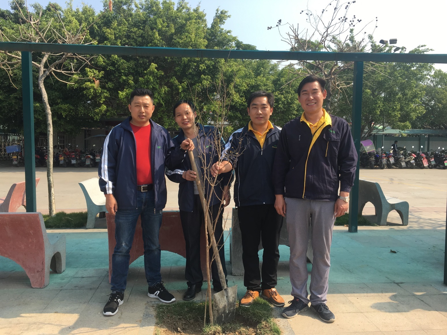 2018植树节团队植树活动