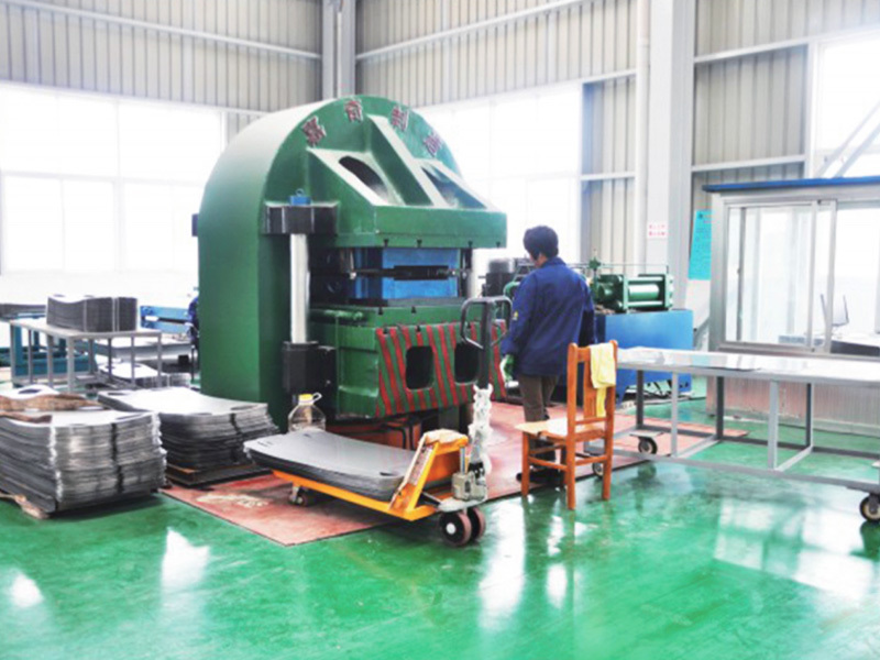 萬噸液壓機
