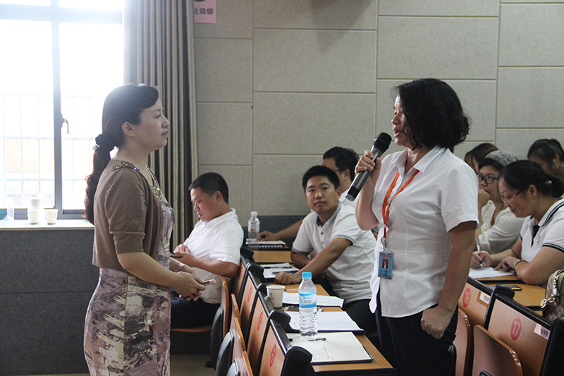 为加强学校教师队伍建设