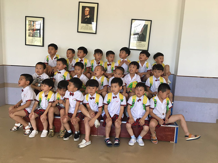 幼儿参观