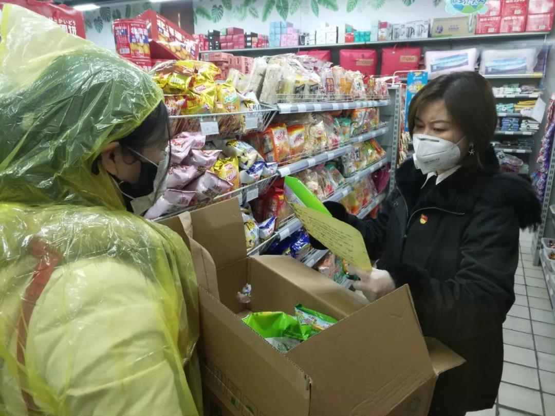 先帅百货党员:精心守护群众“菜篮子”