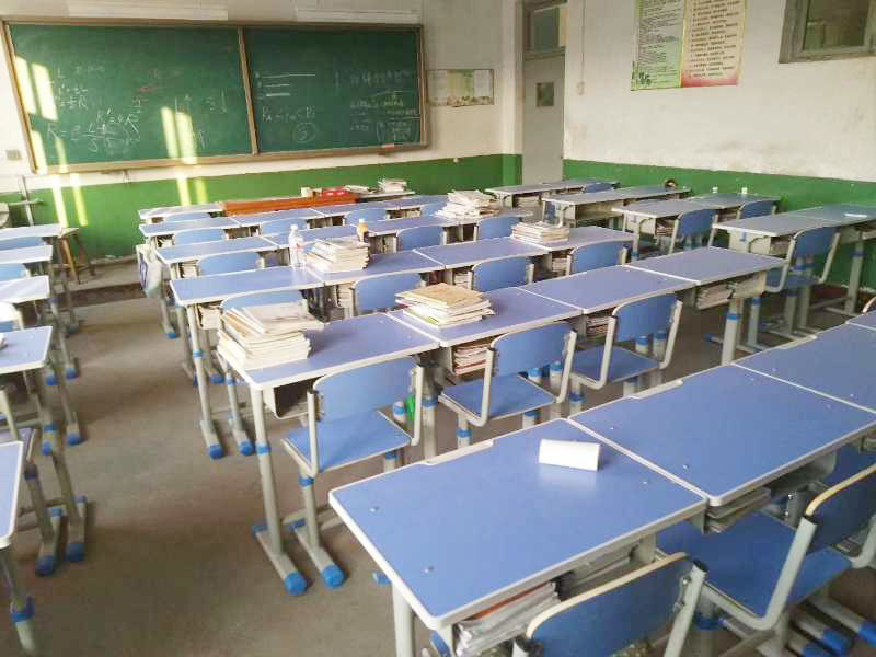 荣成市教育局课桌椅