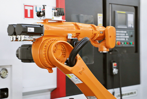 工业机器人与机床是如何集成应用的呢