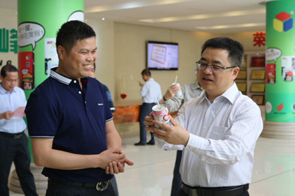 钦州市委常委、常务副市长王雄昌到宇峰公司调研助农增收工作