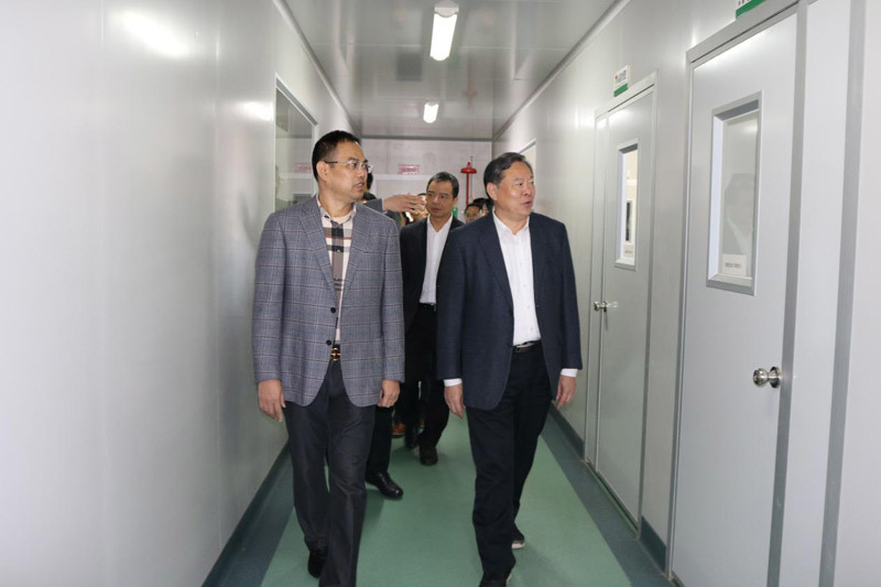 自治区人大常委会张秀隆副主任到宇峰公司调研