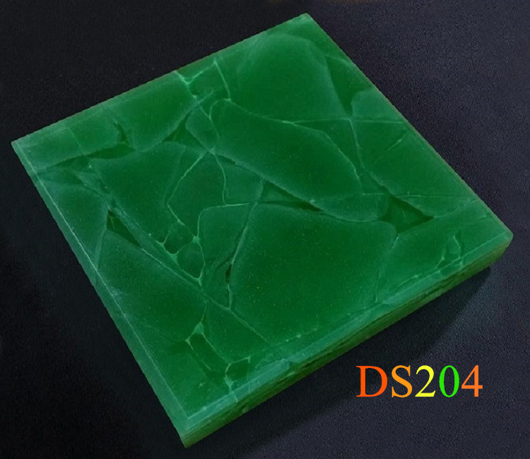 DS204 - Emerald Green Glass