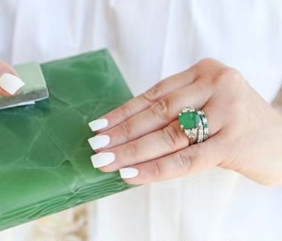 DS204 - Emerald Green Glass