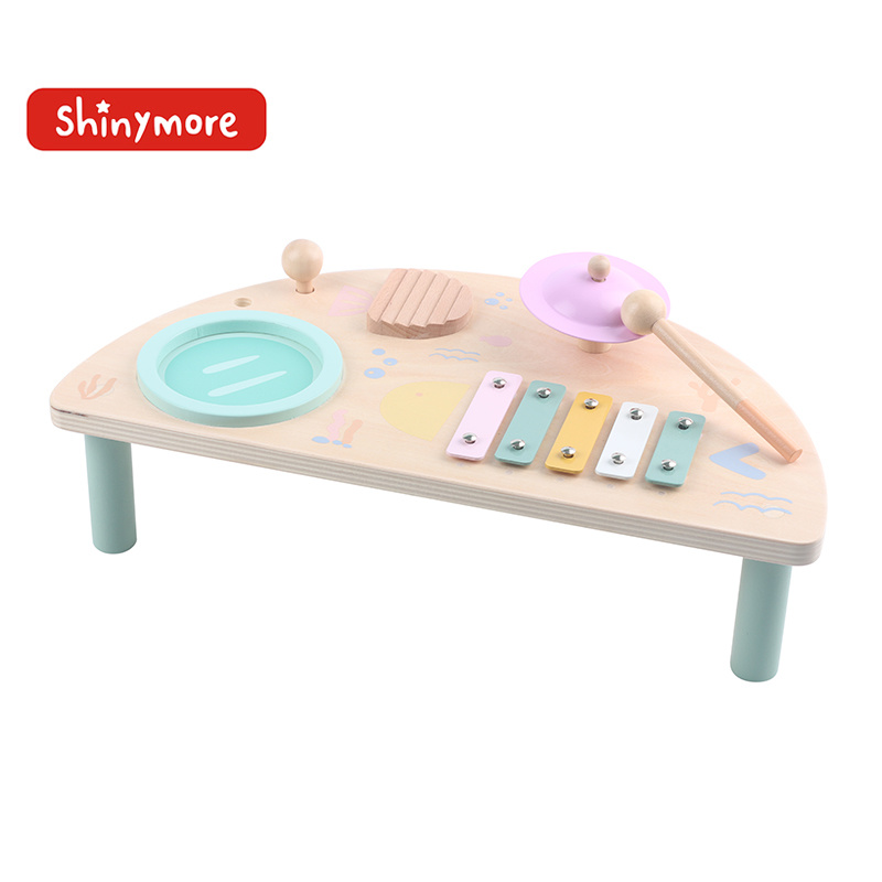 Musical instruments set