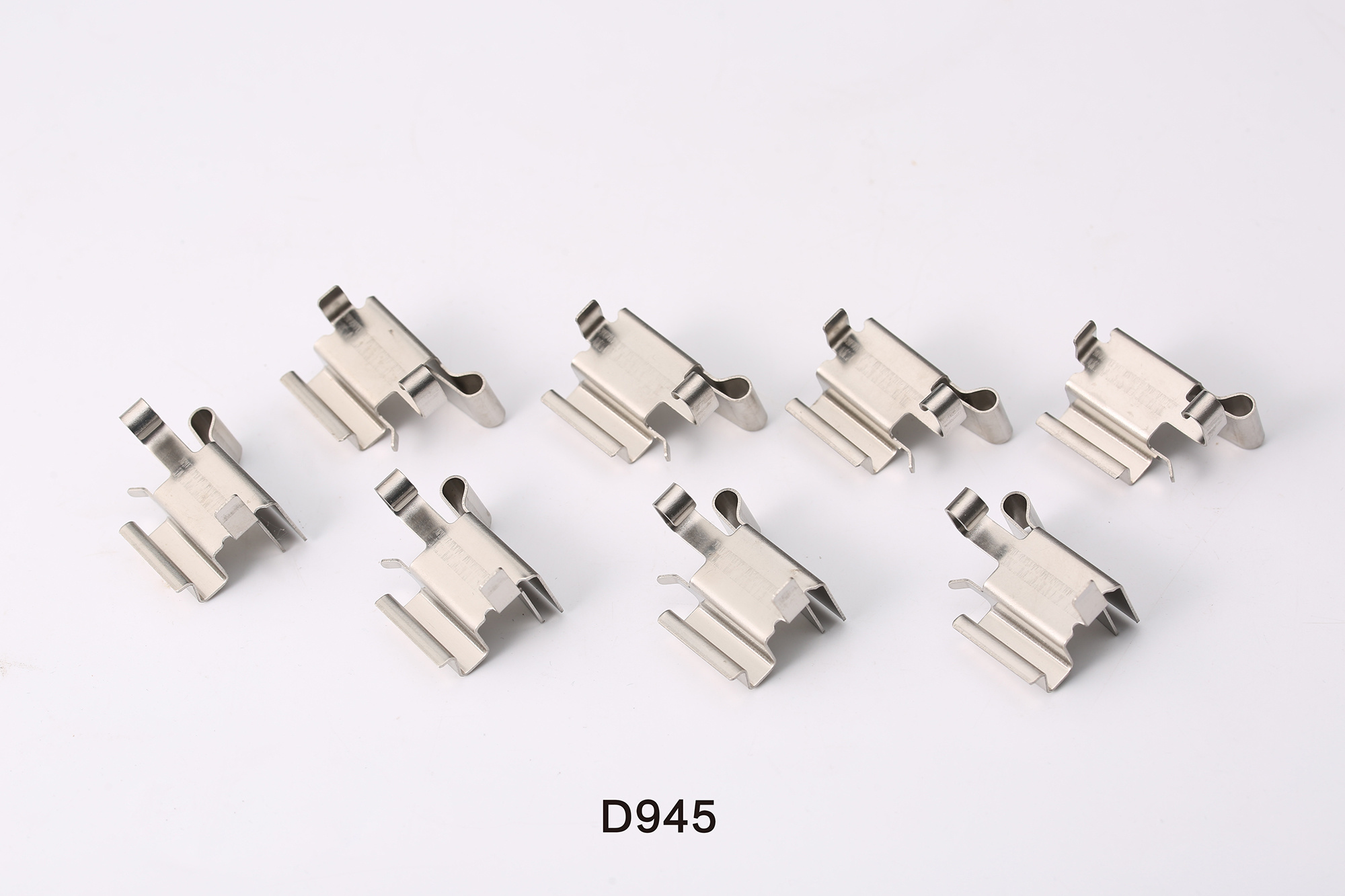 D945