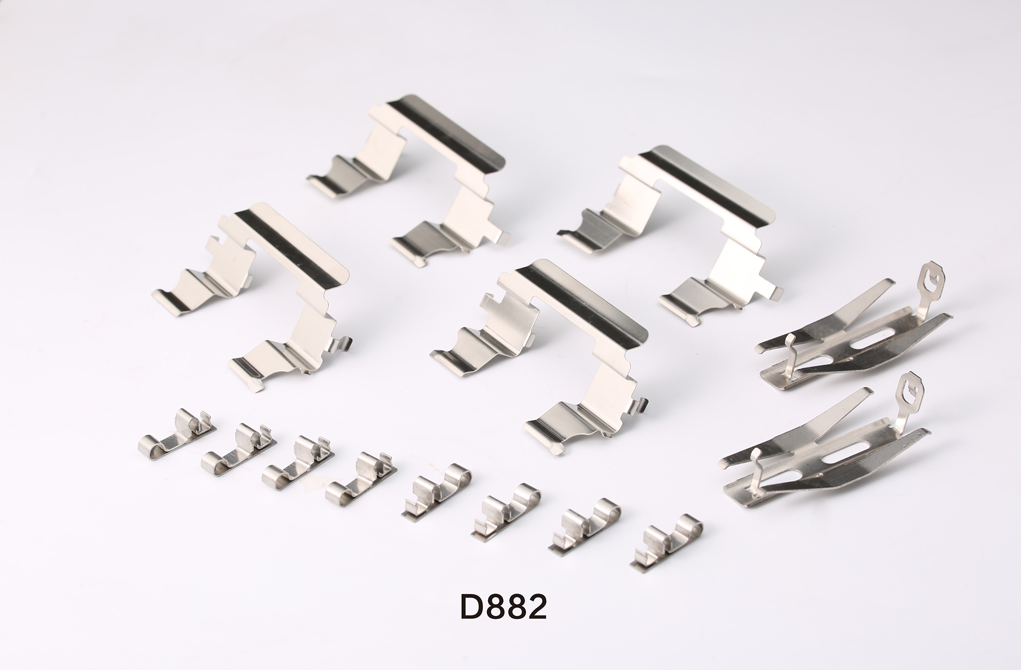 D882