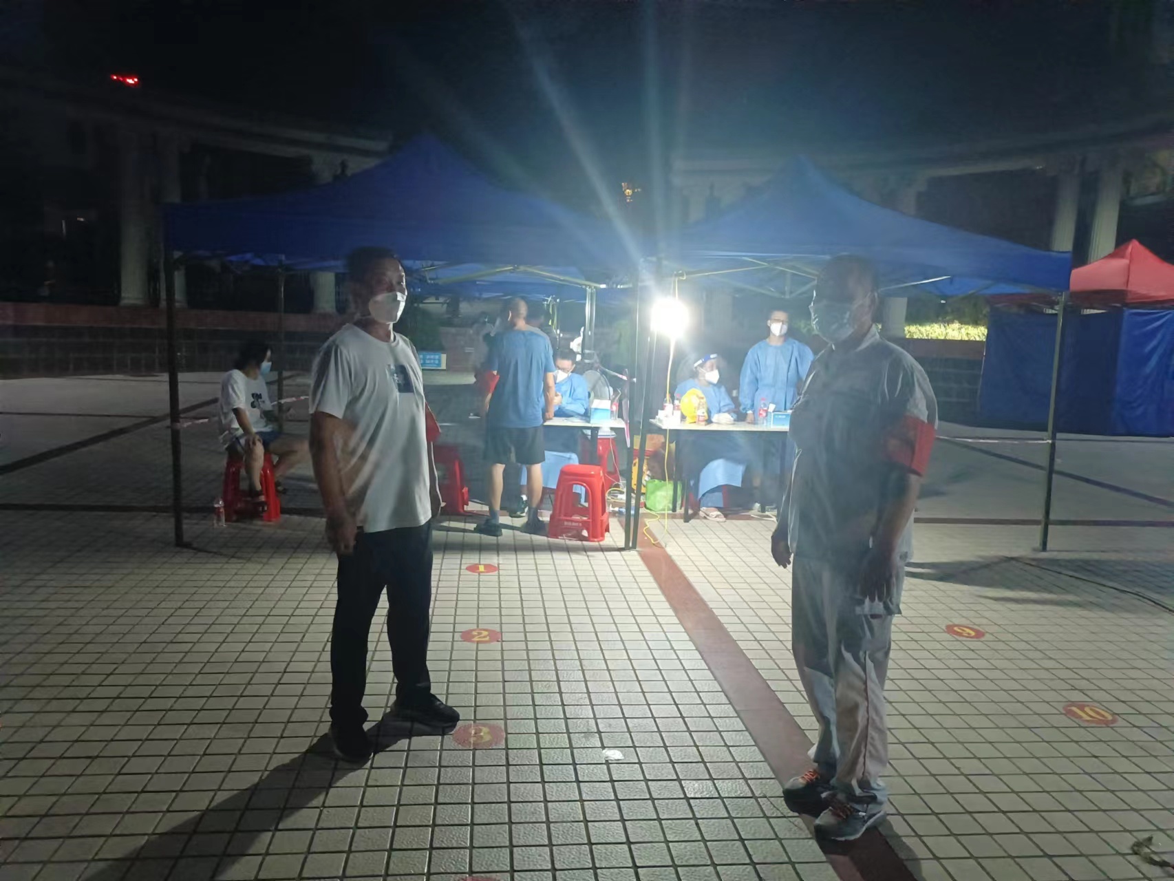 我們?cè)谝痪€！十堰市糧油集團(tuán)公司志愿者投身社區(qū)抗疫