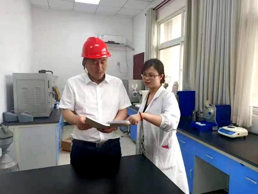 吳高波同志檢查夏糧收購(gòu)工作并看望慰問一線職工