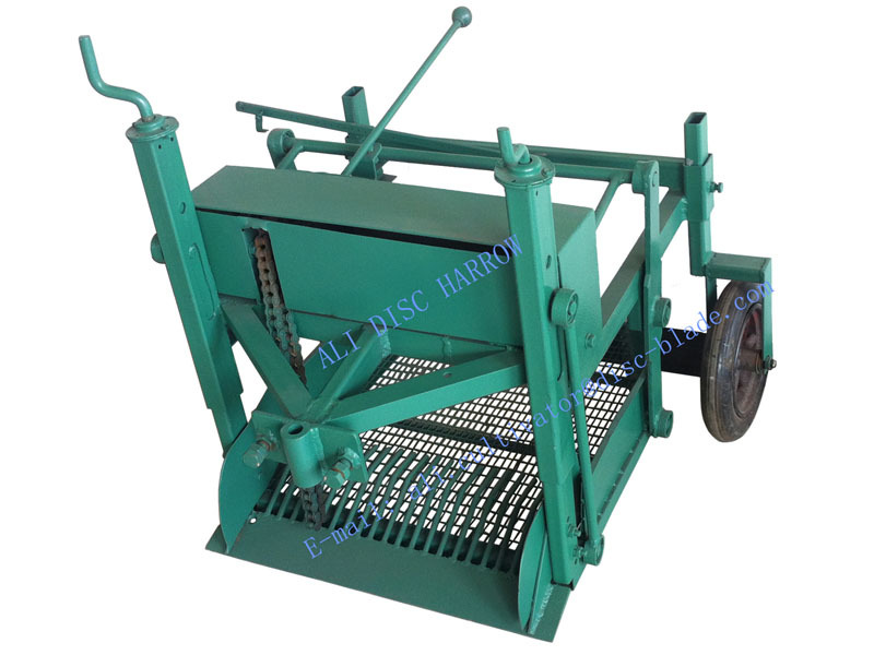 Single Row Hand Tractor Peanut Harvester