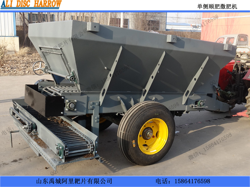 撒肥料車價格 小型果園撒肥機