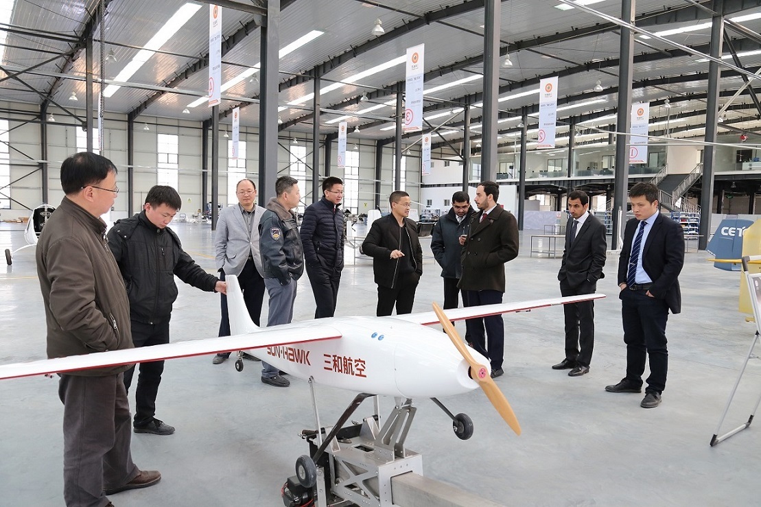 热烈欢迎阿联酋空军到我公司参观考察