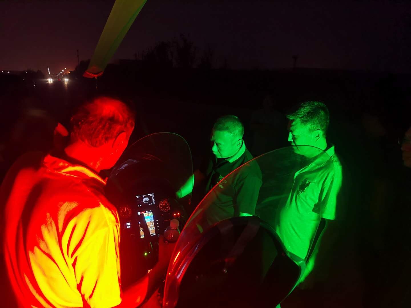 “太阳之鹰”——世界首架夜航自转旋翼机