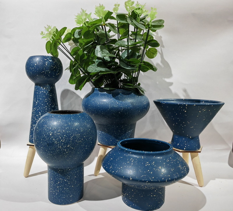 Flower pot