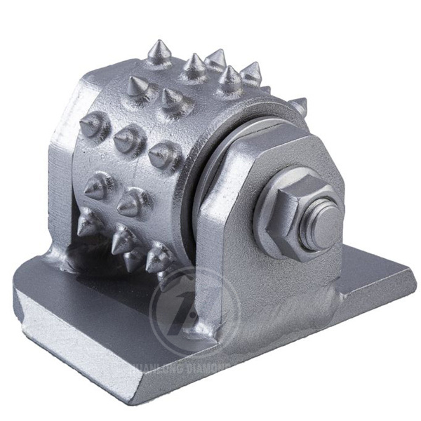 HuanLong 30 Pins big destroy Bush Hammer roller on Lavina concrete grinder / Quick Change Bush Hammer for Surface Preparation