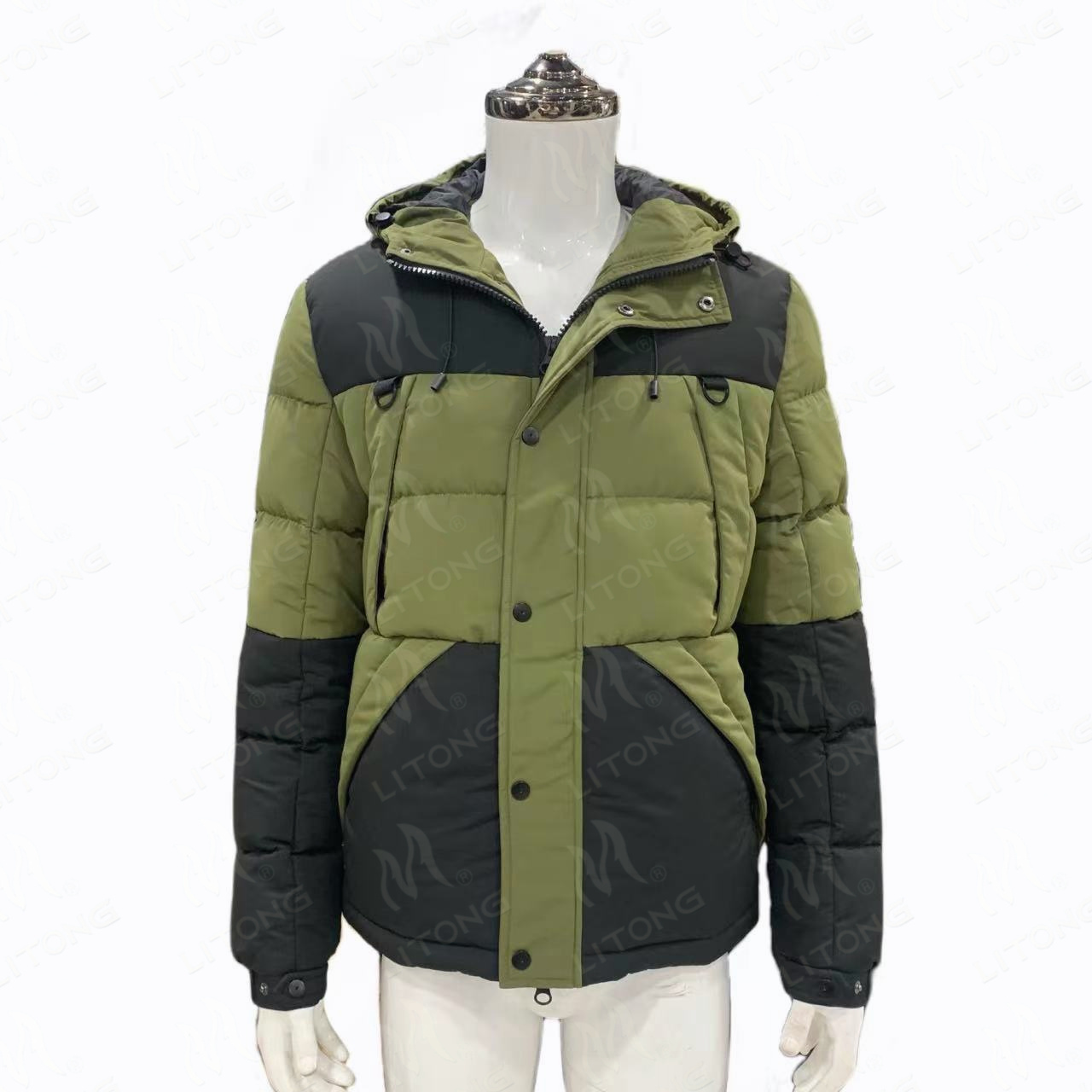 Men's winter puffy jacket constrast colors.
