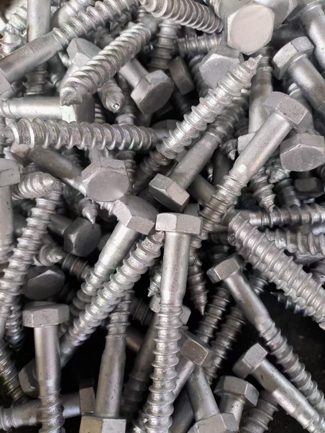 Hex head wood screw