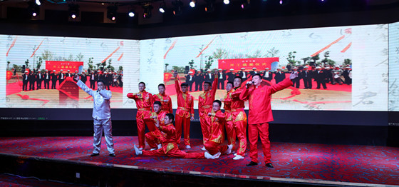 Advocating innovation, celebrating and celebrating the future of personality The group company held a grand ceremony for the new Spring Festival