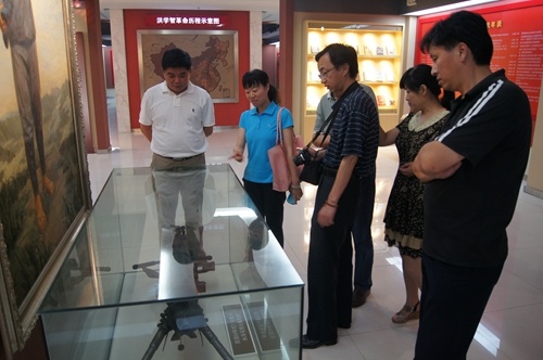 国风塑业组织党员参观金寨县革命博物馆