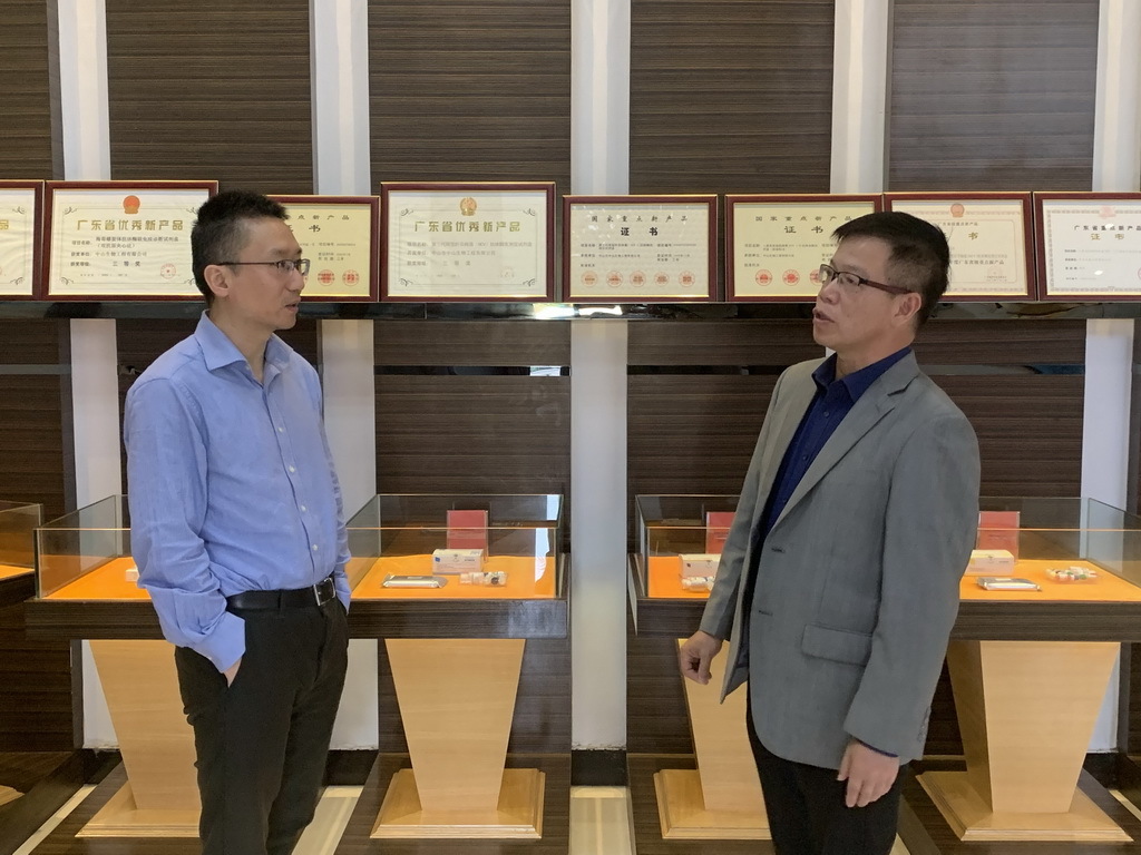 A delegation led by Hua Yutao, Director of Chemical Drugs and Medical Devices Division of China Biotechnology Development Center of the Ministry of Science and Technology of the People's Republic of China, visited our company