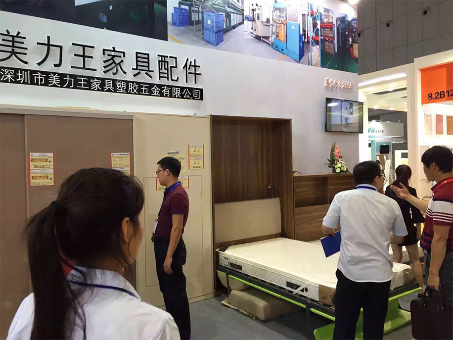 公司戰(zhàn)略伙伴深圳美力王多功能家具上海世博會(huì)大顯身手！