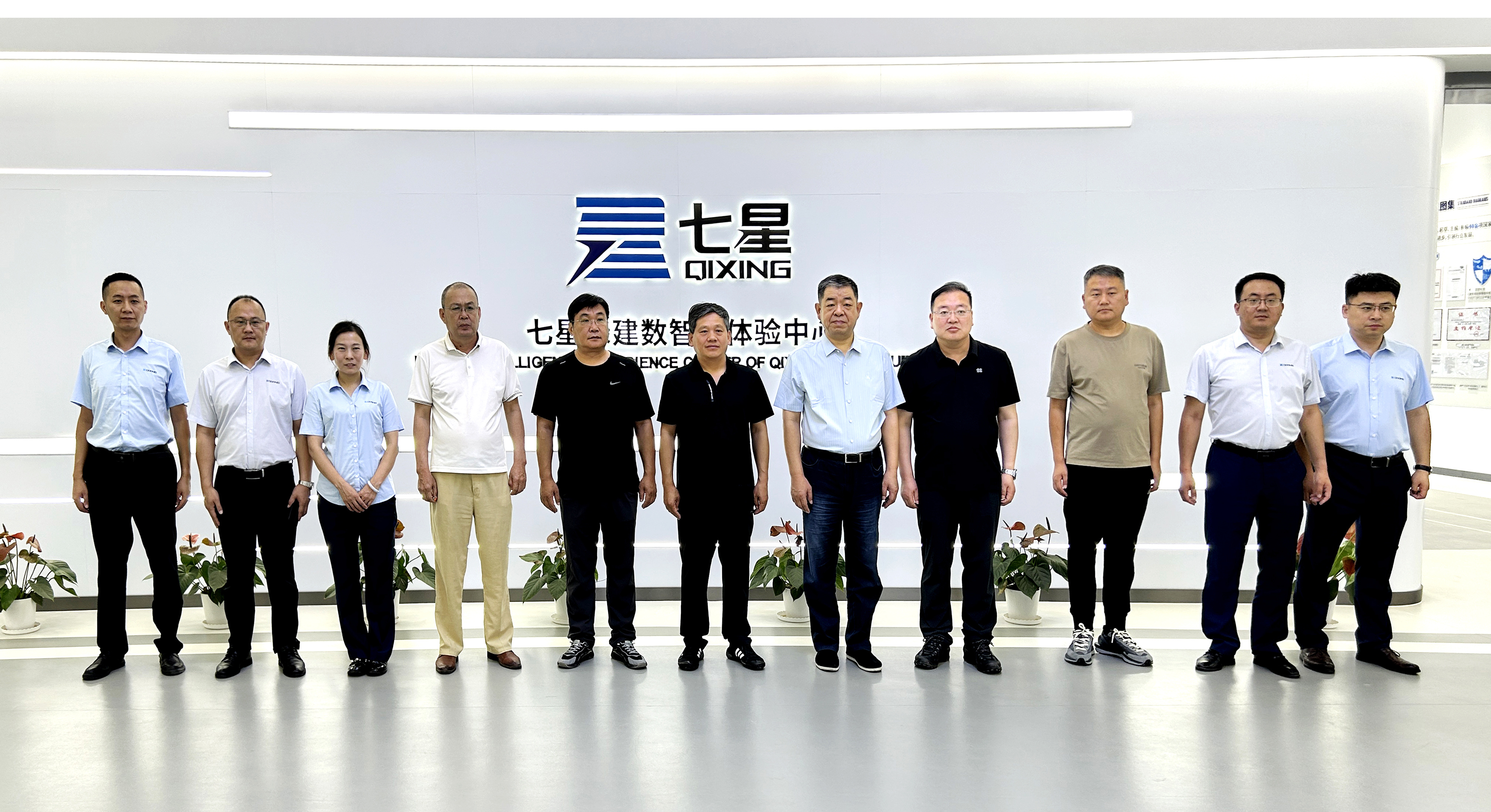 政企共筑美麗鄉村新篇章——東光縣領導蒞臨七星控股集團考察裝配式農房項目