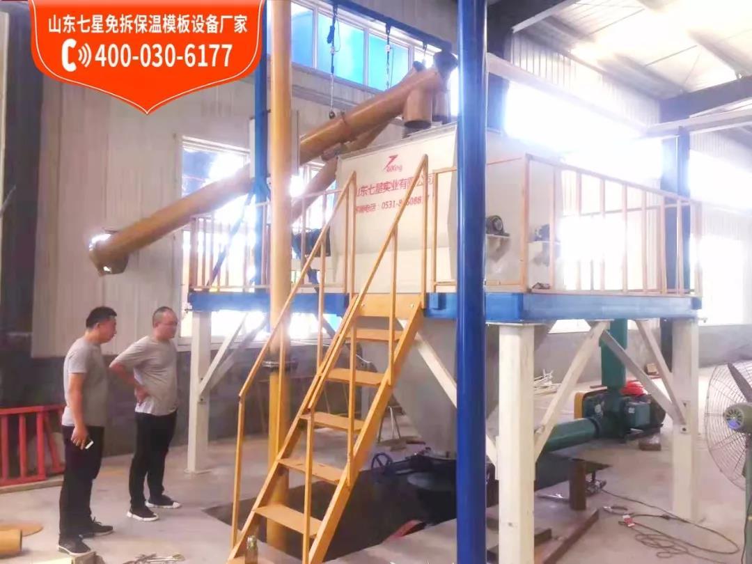 外墻免拆保溫一體板設備安裝完成