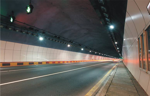 云南云岭高速六益隧道照明项目