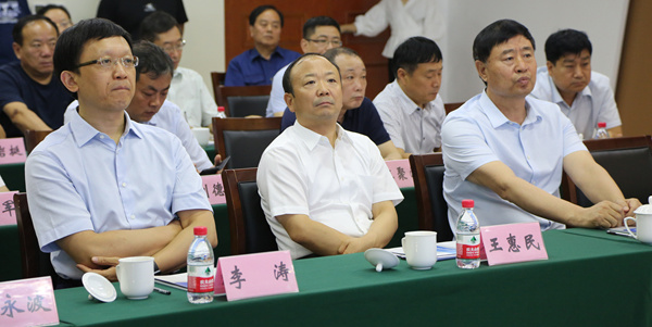 河南省政府副秘書長李濤蒞臨公司觀摩調研智能制造發展情況
