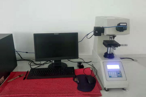 Vickers hardness tester