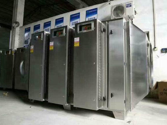 Dual medium low-temperature plasma equipment