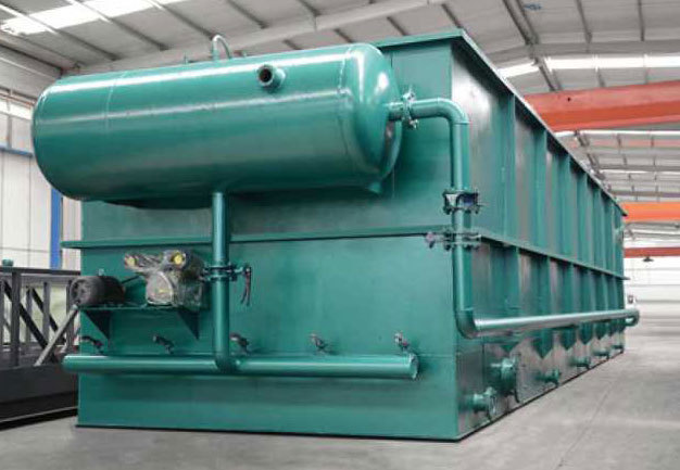 Horizontal flow dissolved air flotation machine