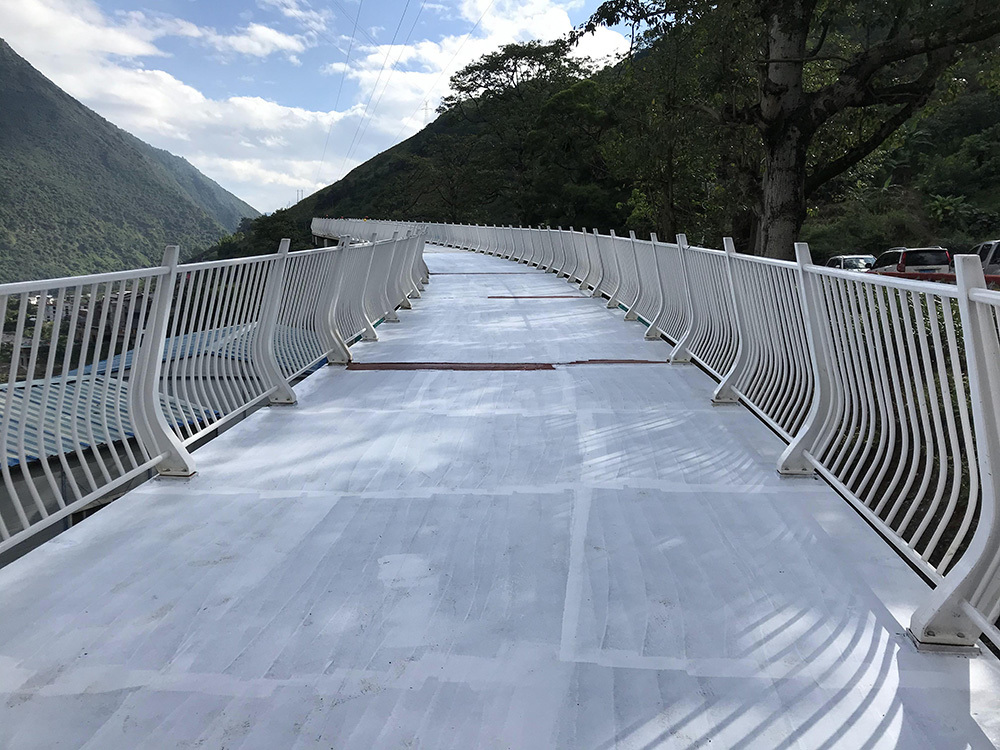 怒江美麗公路騎行賽道上部鋼結(jié)構(gòu)
