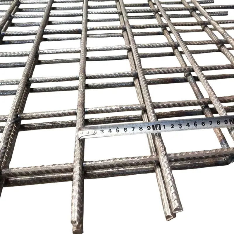 Reinforced welded wire mesh plate