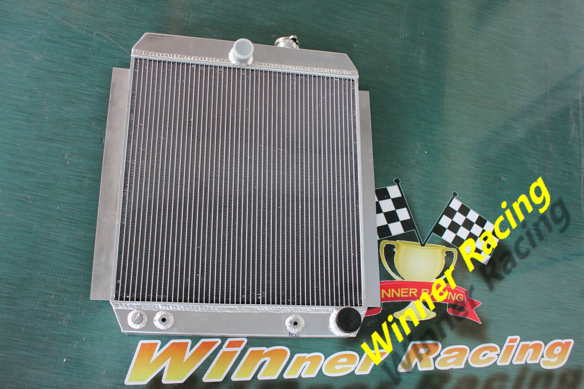 56MM  ALUMINUM RADIATOR FOR CHEVY/GMC 3100/3600/3800 1/2T-1T TRUCK PICKUP  V8 A/T 1947-1954