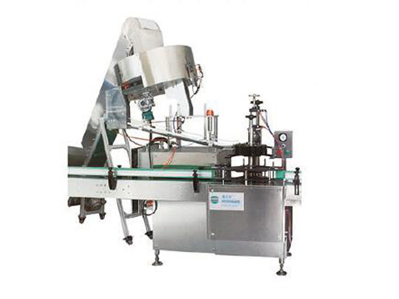 Automatic cover buckle press (cloth feed type)