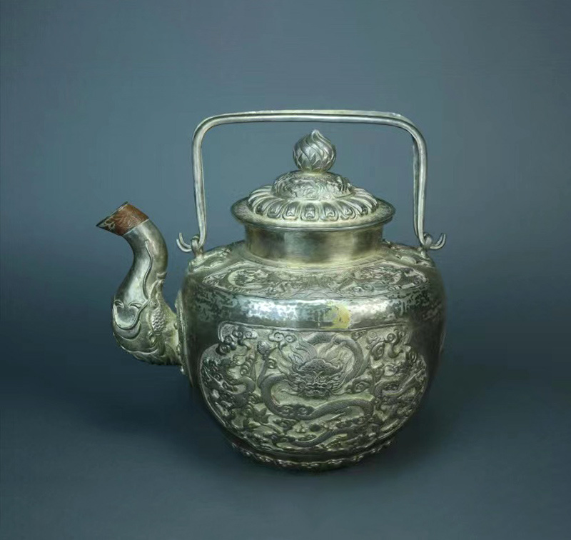 中华人民共和国纯银龙纹奶茶壶