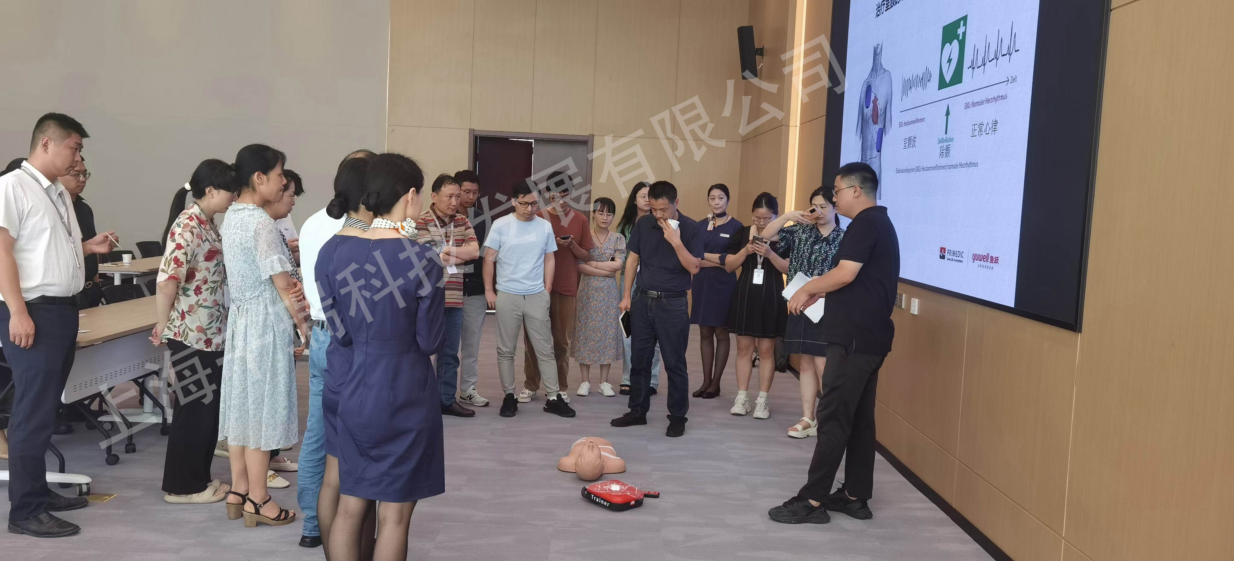 上海千瑞科技发展有限公司为安徽企业提供AED安装培训