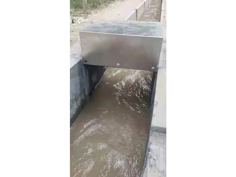 箱式明渠流量计-新疆农田灌溉项目安装现场