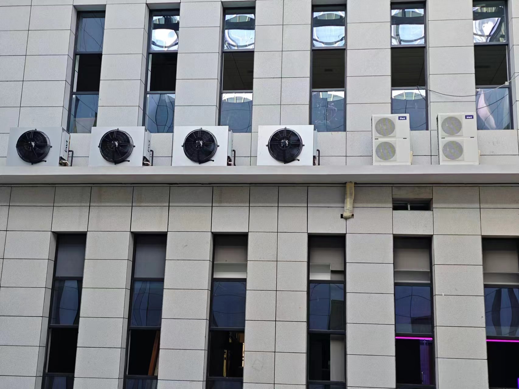 12.5kW Inverter Room Precision Cooling used in Jianghan University-INVT