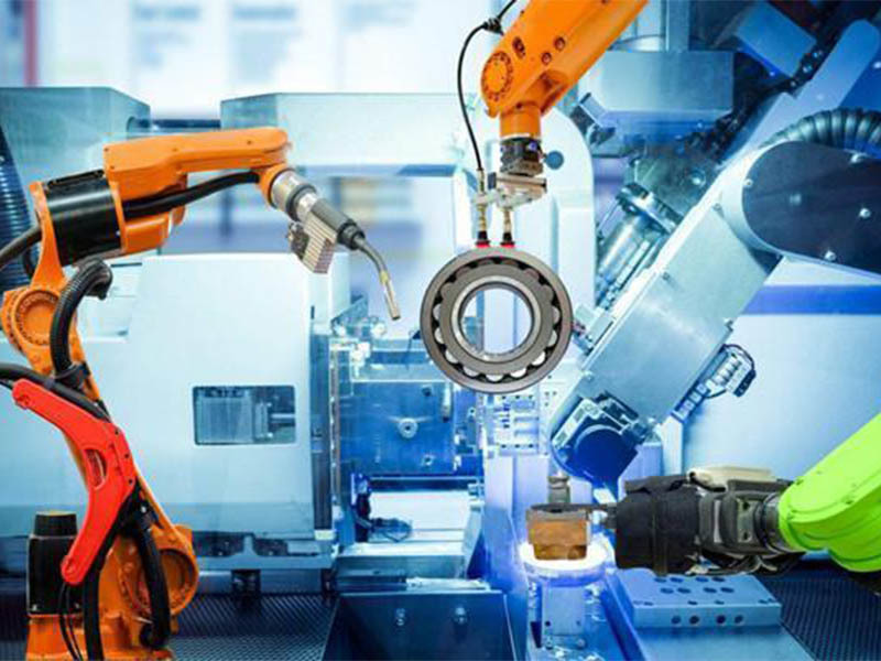 Industrial robots approaching production lines have doubled production efficiency